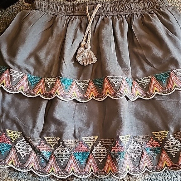 Peek Girls Embroidered Tier Skirt. Size L (10) - Picture 4 of 4